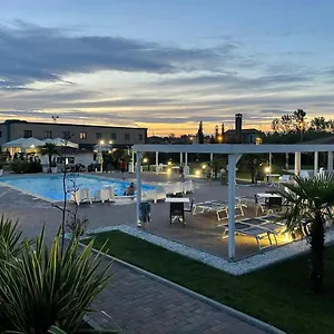 https://hotel-bussana.hotelinveneto.com